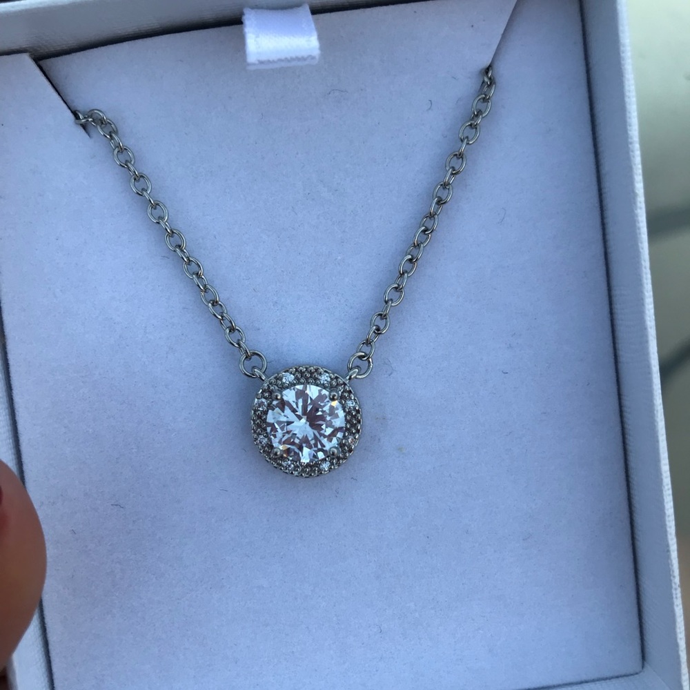 Neckles
